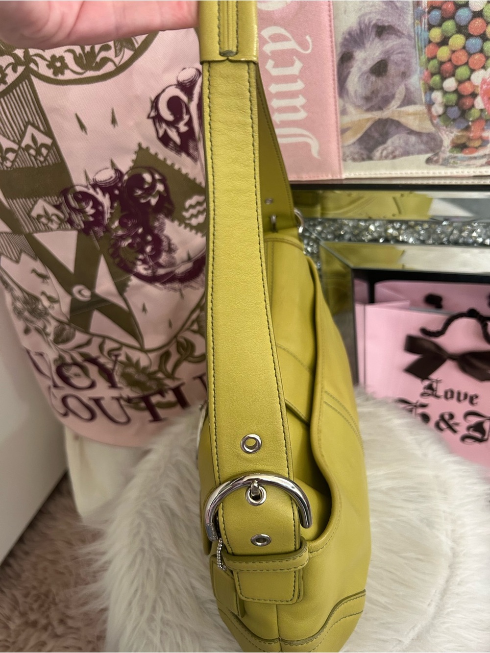 Y2K Vintage 2004 Coach Soho 9248 Lime Green Leather Buckle Flap Shoulder Bag - Picture 8 of 15